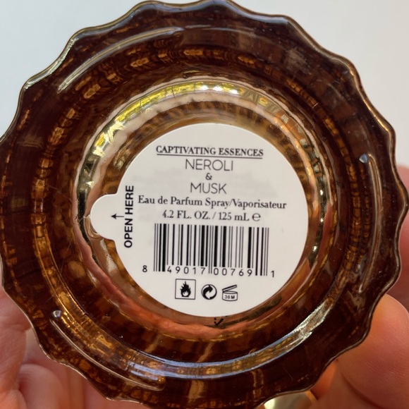 Captivating Essence Neroli & Musk for women 4.2 fl oz Eau de perfume spray - Picture 2 of 5